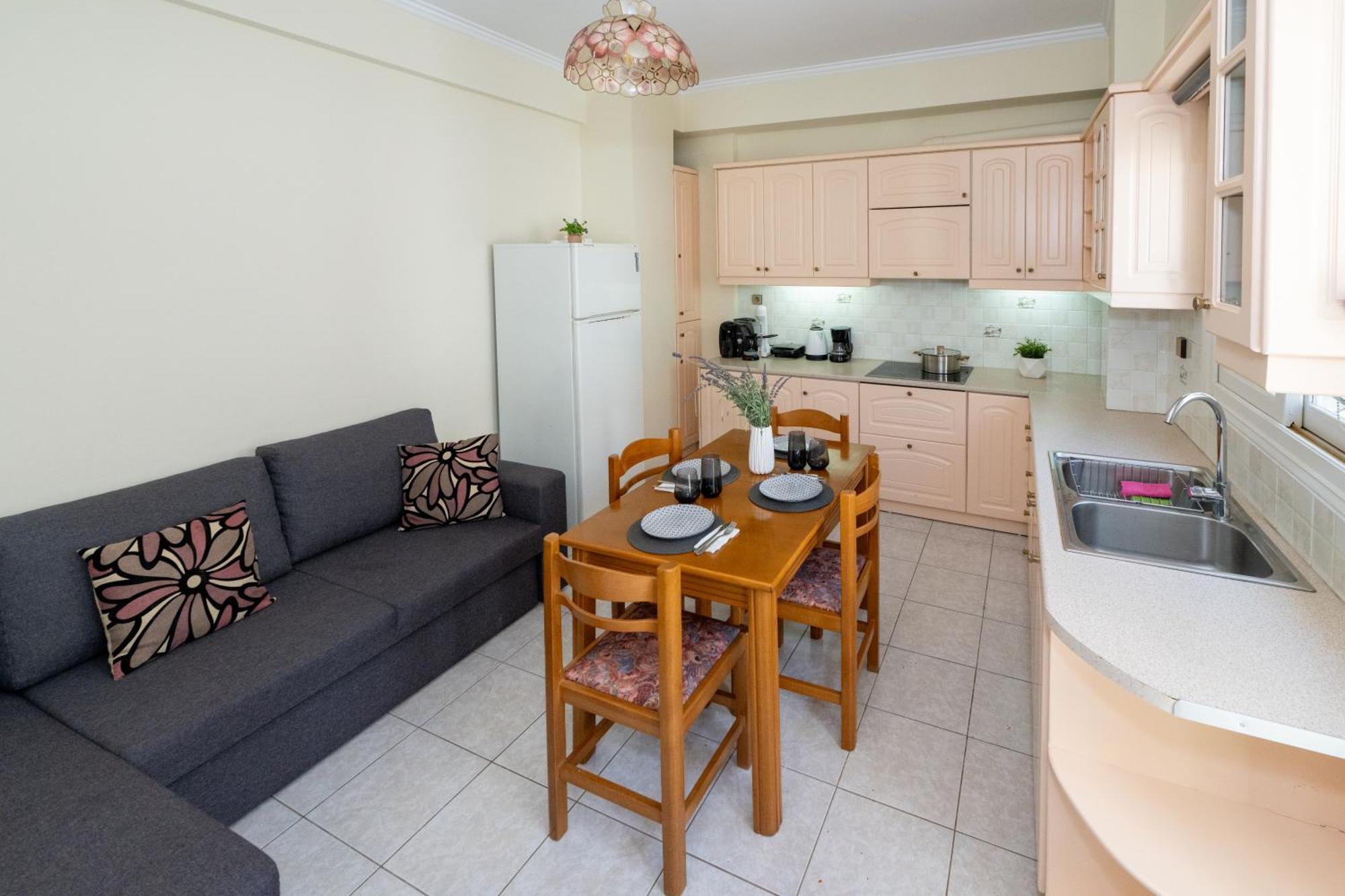 Mando Patrasso - Classical Apartment In The Center Of Patras With Free Parking מראה חיצוני תמונה