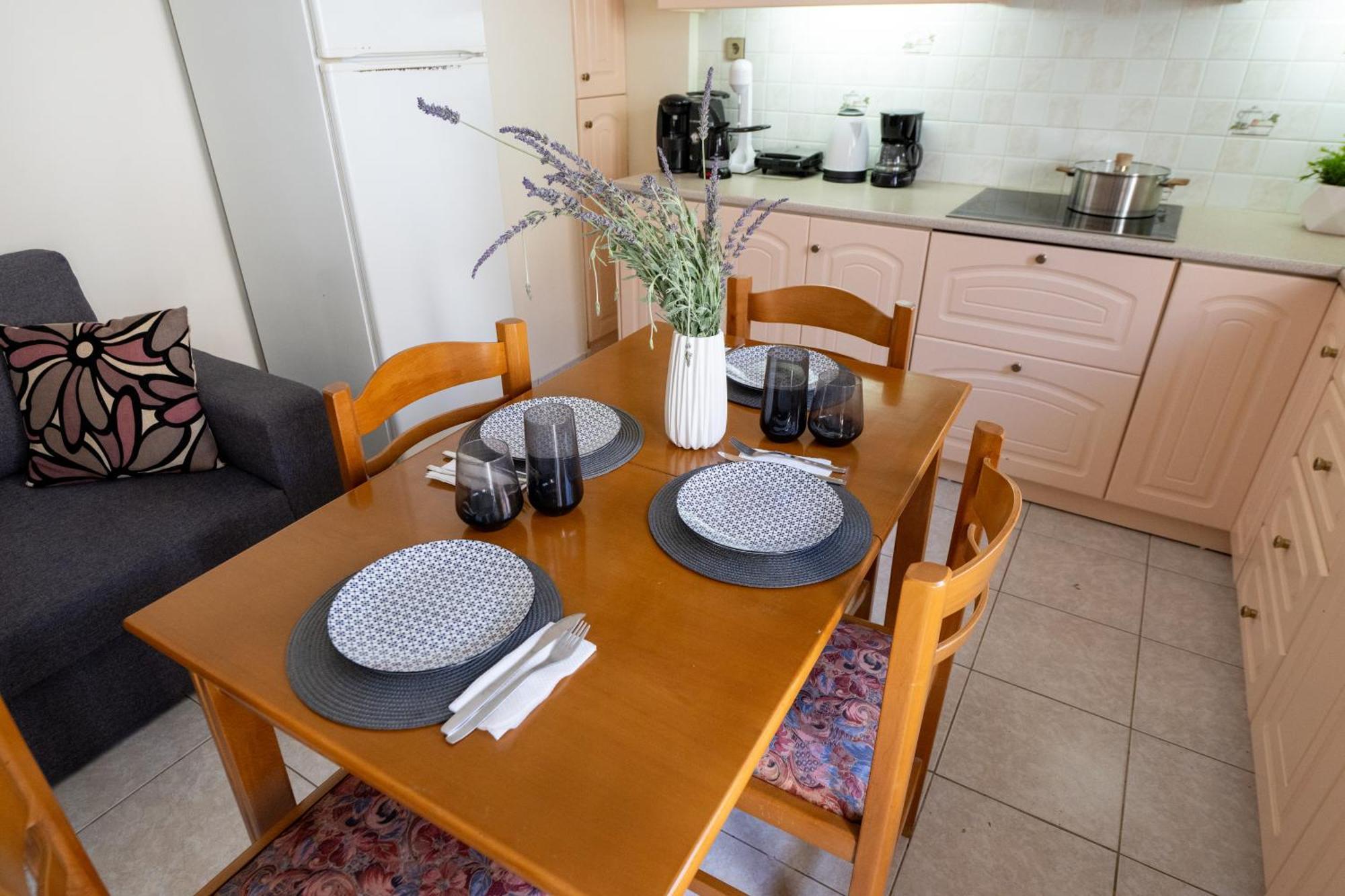 Mando Patrasso - Classical Apartment In The Center Of Patras With Free Parking מראה חיצוני תמונה