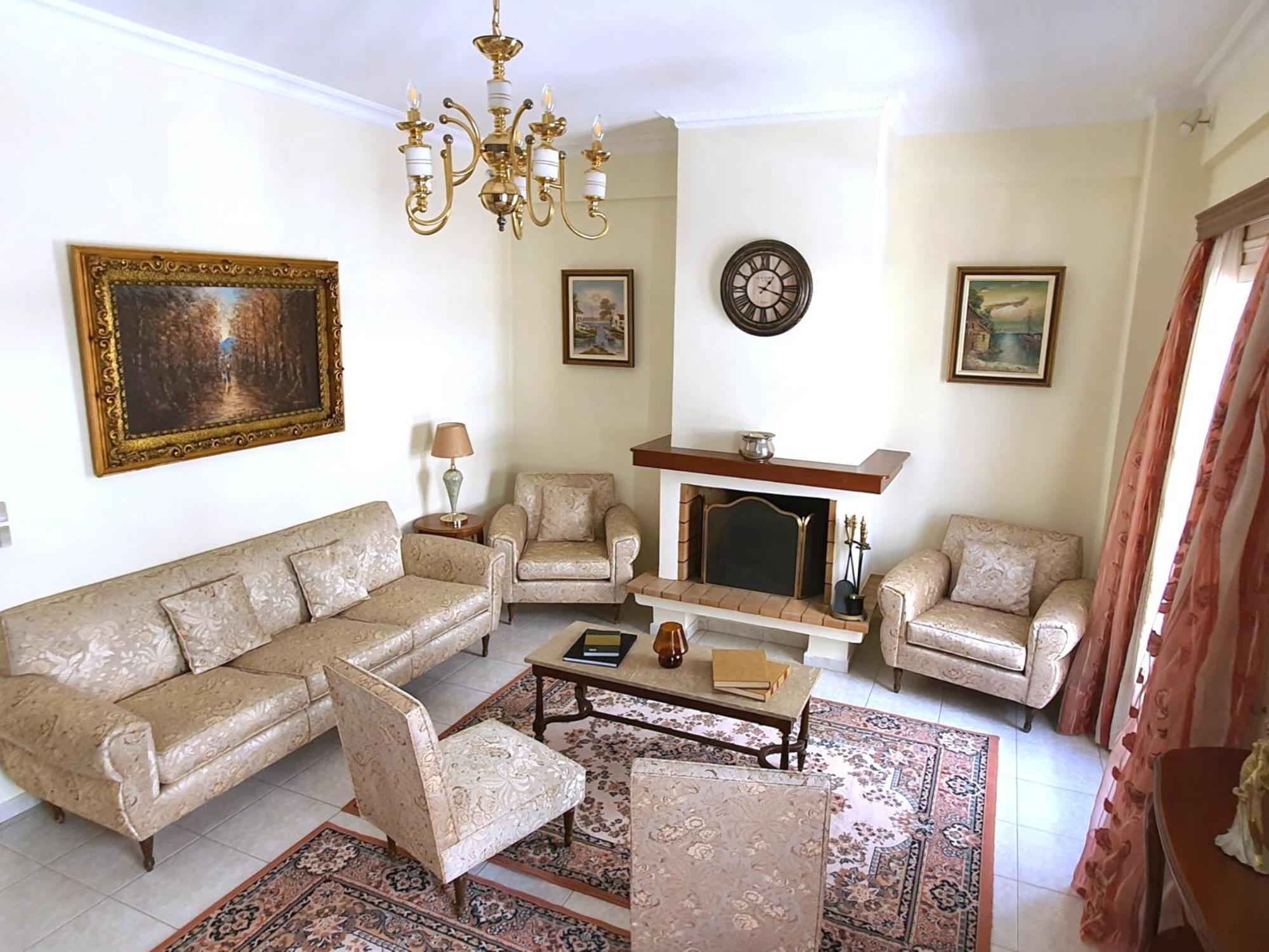 Mando Patrasso - Classical Apartment In The Center Of Patras With Free Parking מראה חיצוני תמונה