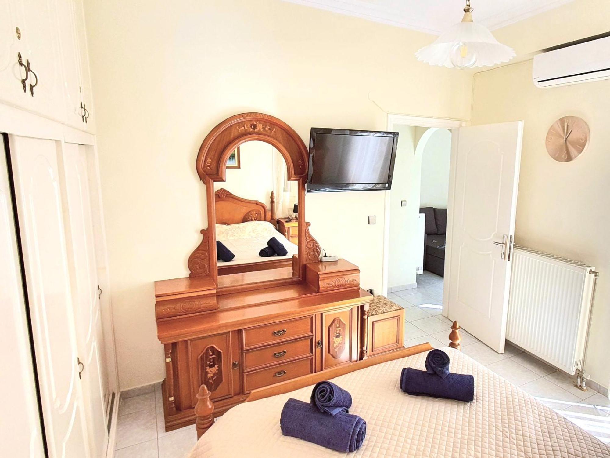 Mando Patrasso - Classical Apartment In The Center Of Patras With Free Parking מראה חיצוני תמונה
